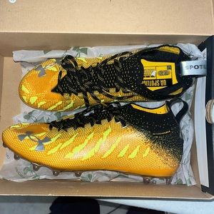 UA spotlight cleats
